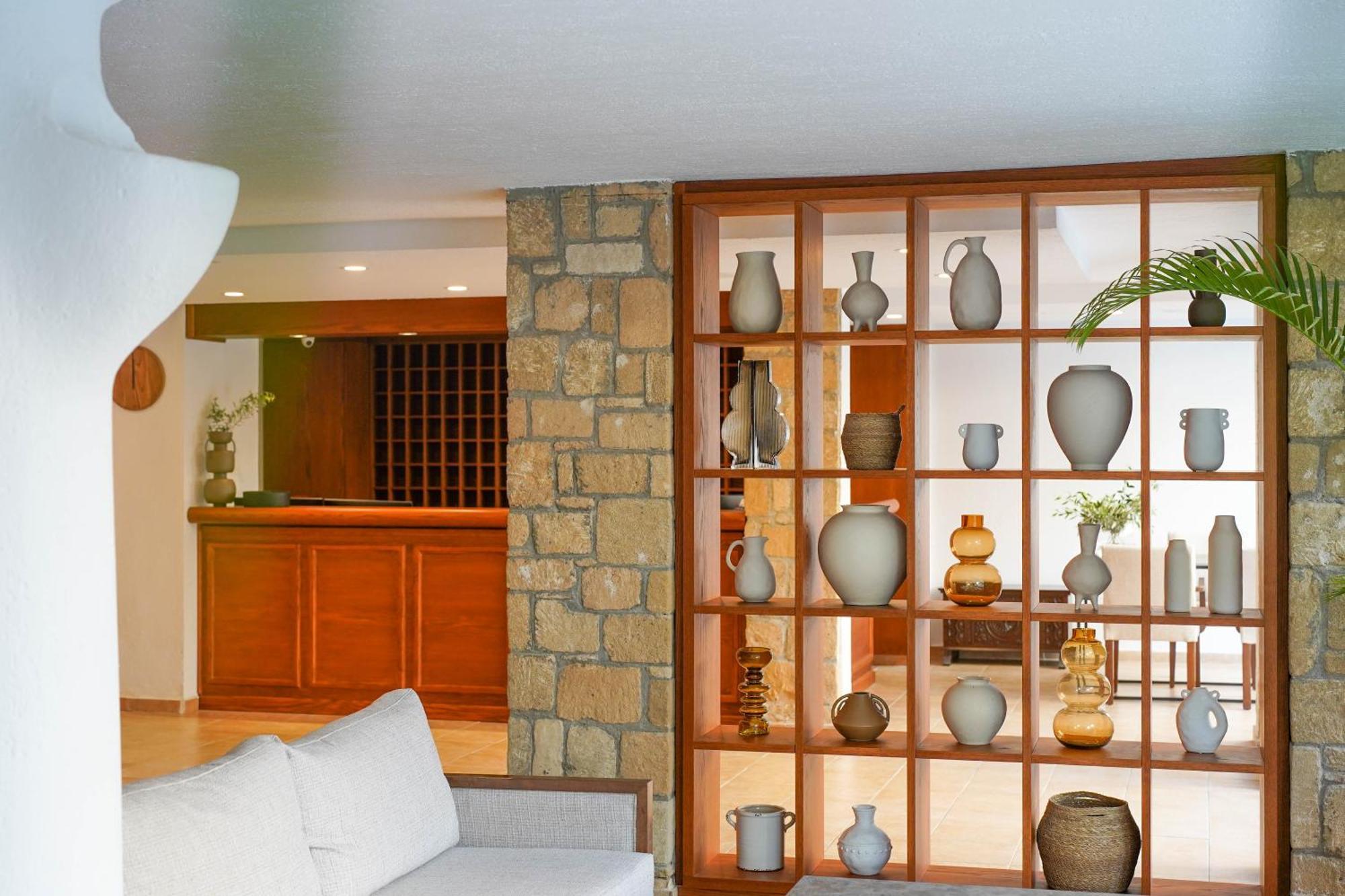 Resitour - Basilica Apartment Paphos ภายนอก รูปภาพ